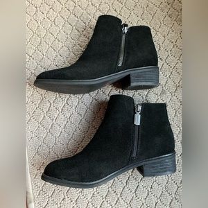 Blondo Women's Liam Waterproof Ankle Boots, size 6.5